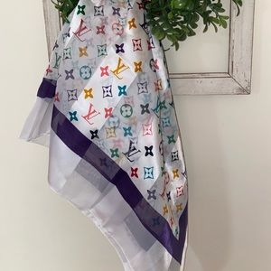 Louis Vuitton scarf 🧣